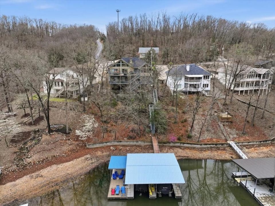 Property building, Day, Bird's eye view, Lake view, River view