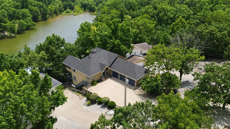 Property building, Bird's eye view, Lake view, River view