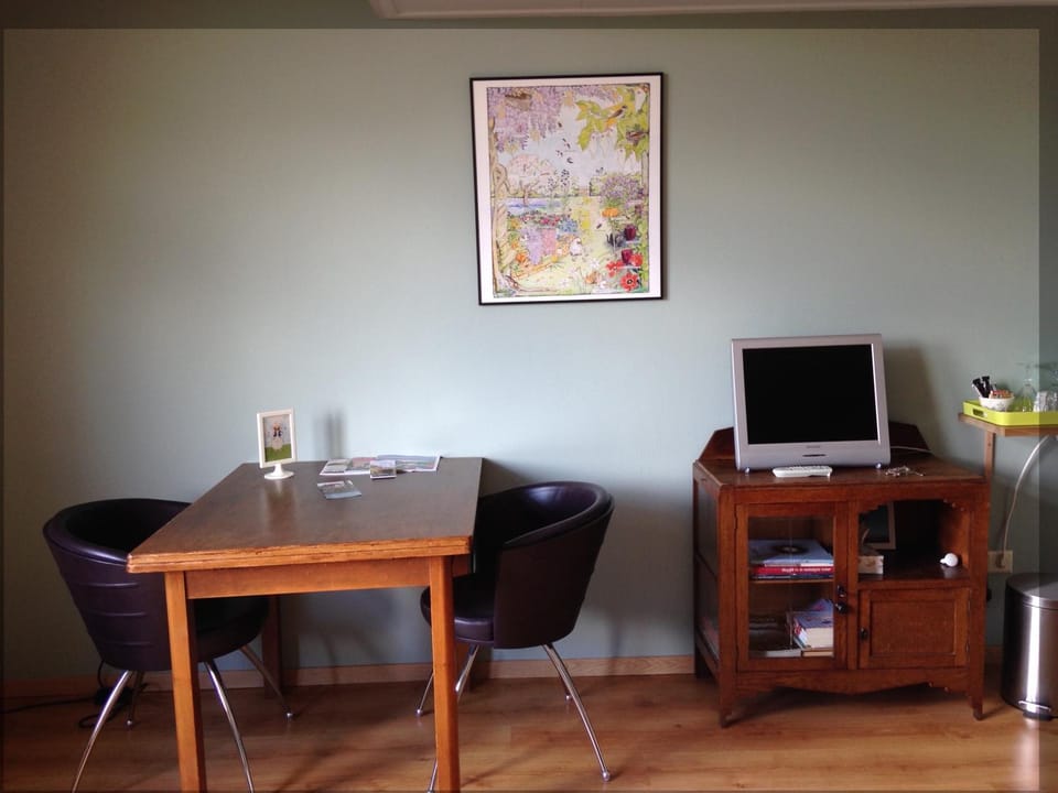 Photo of the whole room, Decorative detail