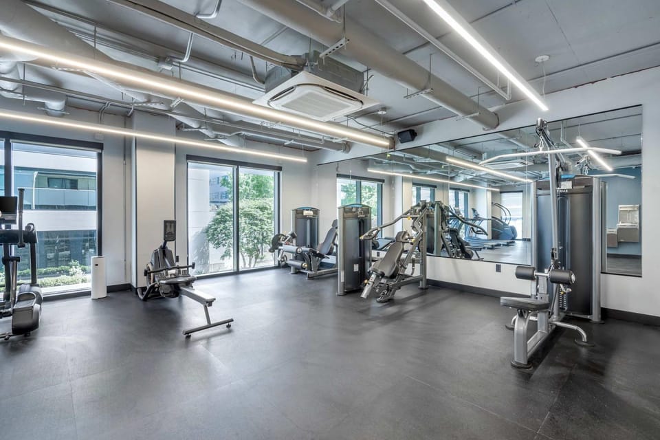 Sway - Pool - Gym - Mins to Broadway House in Music Row