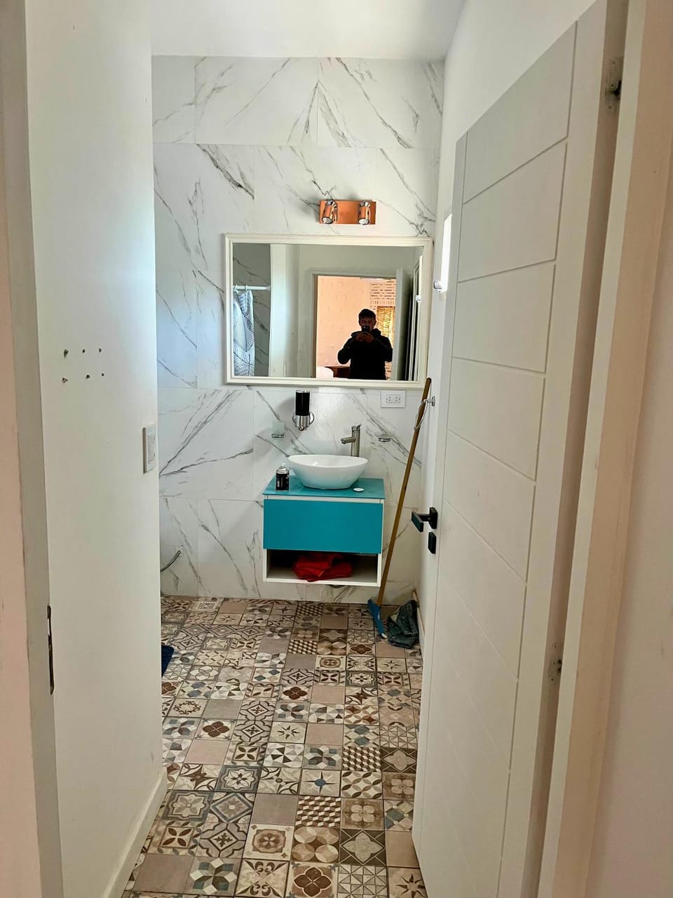 Bathroom, towels