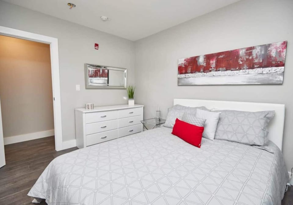 Clifton Hill Suite 3301 House in Niagara Falls