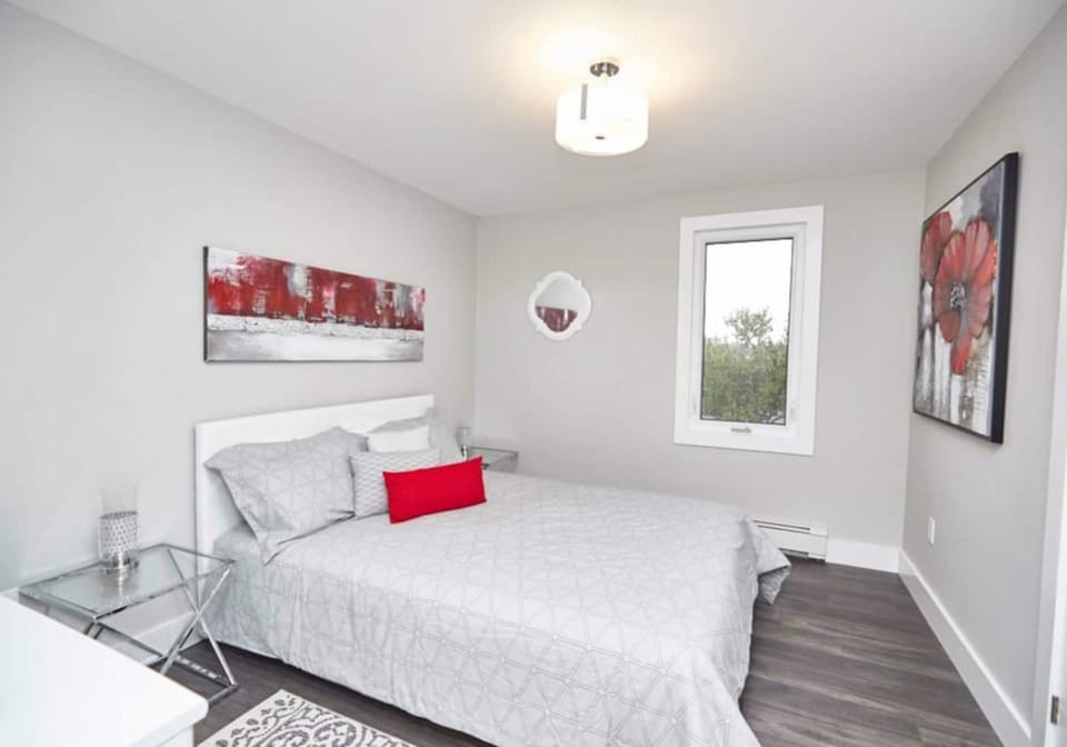 Clifton Hill Suite 3301 House in Niagara Falls
