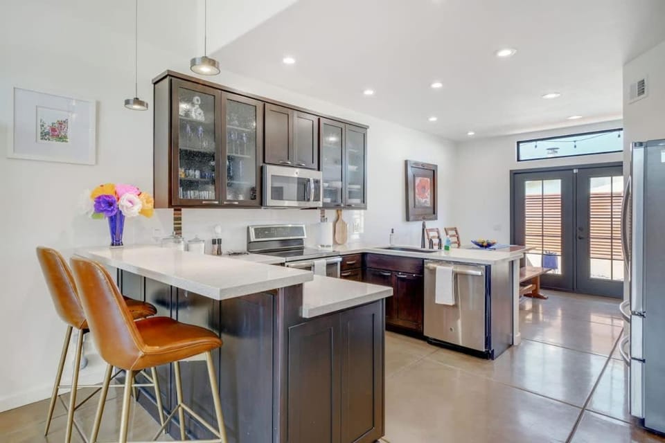 Pet Friendly-Walk to 4th Ave & Downtown House in Tucson