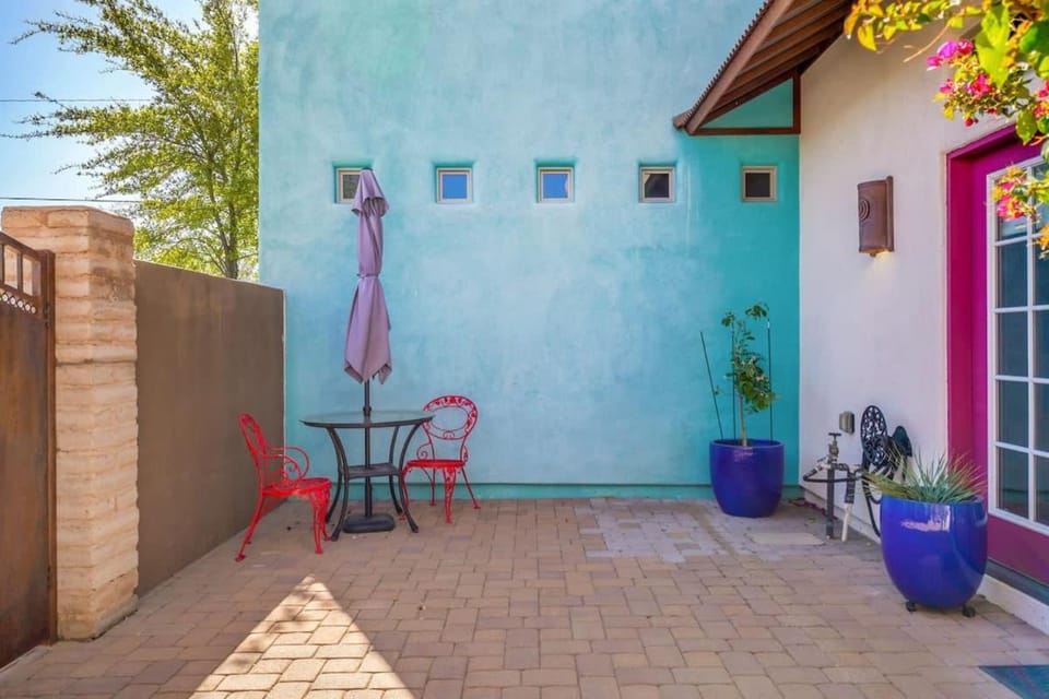 Pet Friendly-Walk to 4th Ave & Downtown House in Tucson