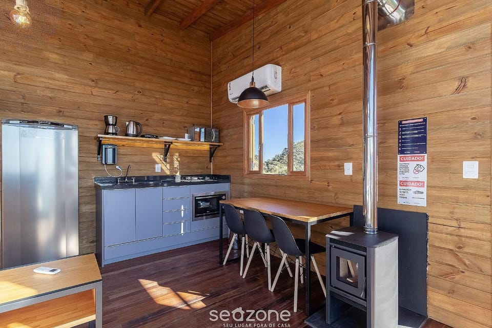 View (from property/room), Kitchen or kitchenette, Dining area