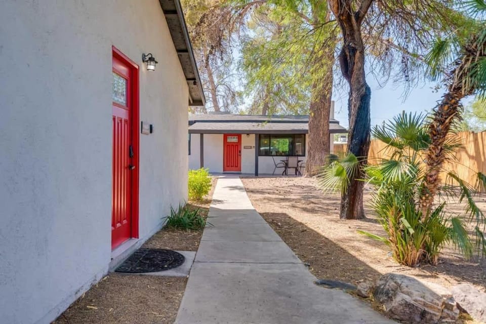 Modern Central Location-10 mins from U of A House in Tucson