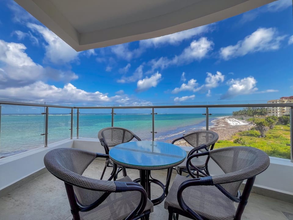 Patio, Day, Natural landscape, View (from property/room), Balcony/Terrace, Living room, Seating area, Dining area, Sea view