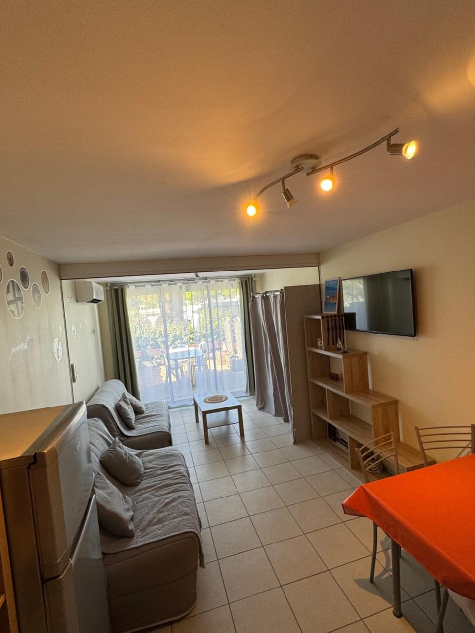 Appart 27m2 avec Clim, terrasse - 6 pers - 2 piscines Apartment in Le Grau-du-Roi