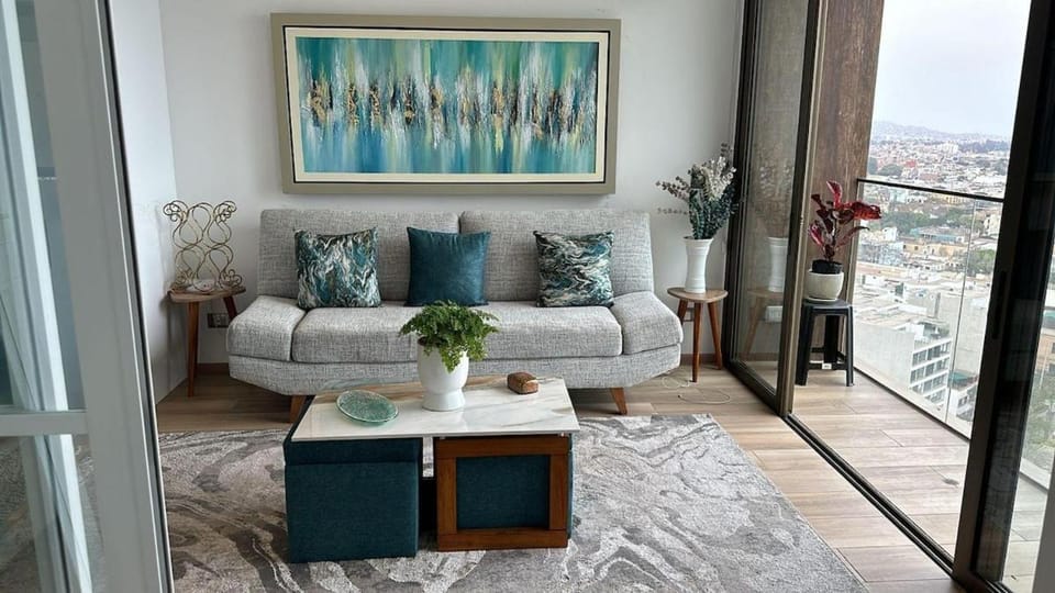 Luxury Ocean View Apartment - Pool & Gym Apartment in Barranco