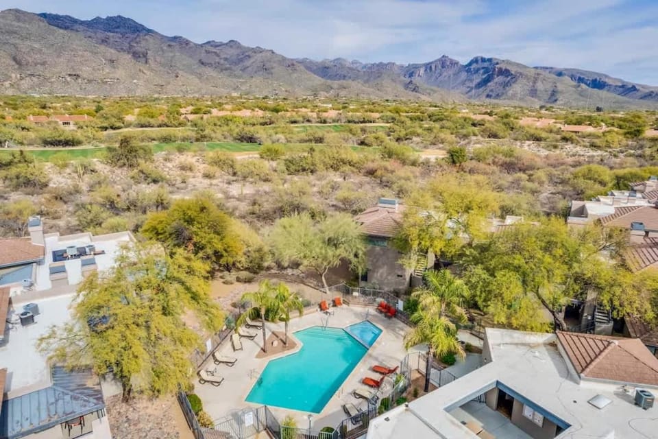 Sanctuary Escape with Heated Pools & Views House in Catalina Foothills