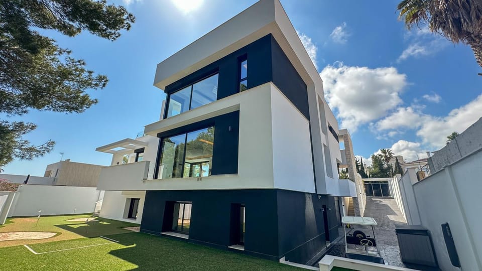 4 bed minigolf Villa and downstairs independent apartment Villa in Vega Baja del Segura