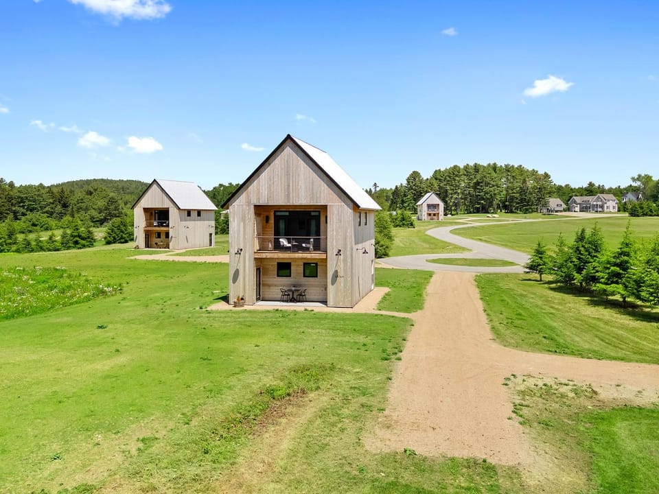 Property building, Day, Natural landscape, Garden, Garden view