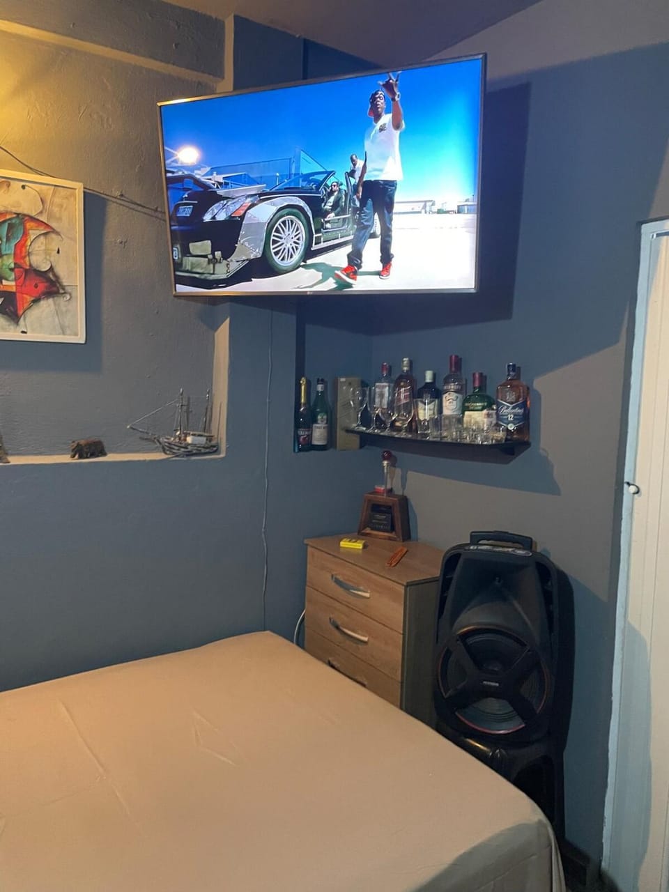 Communal lounge/ TV room, Bed, TV and multimedia, Kitchen or kitchenette, Photo of the whole room, Evening entertainment, Bedroom, hair dresser