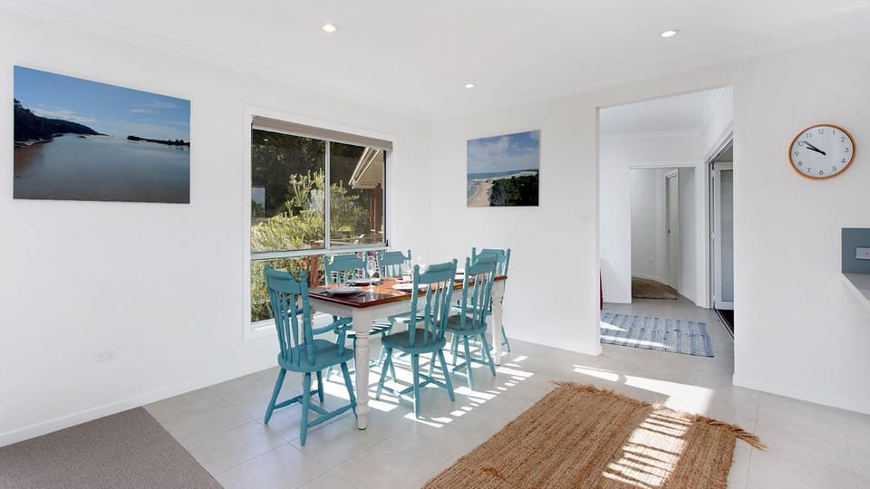 Glossies coastal Retreat Bed and Breakfast in Valla