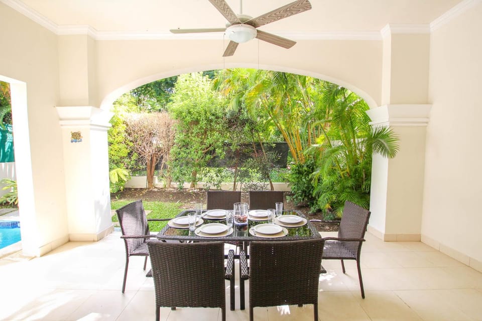 Patio, Dining area