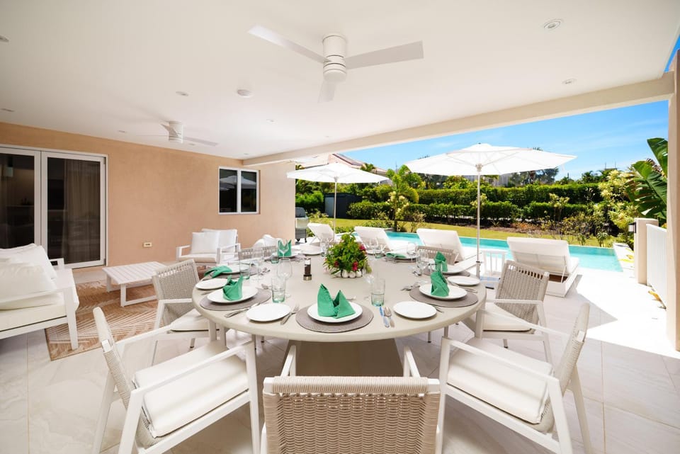 Patio, Dining area