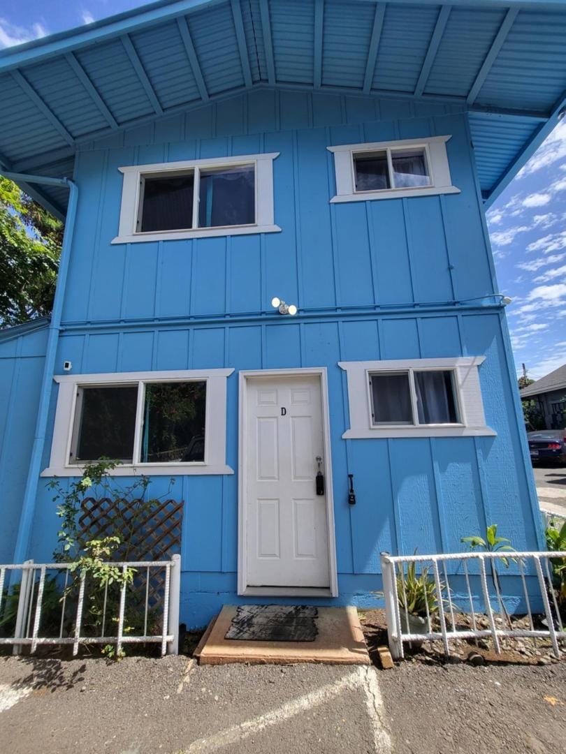 Downtown Wailuku Studio • Queen Bed + AC Apartment in Wailuku
