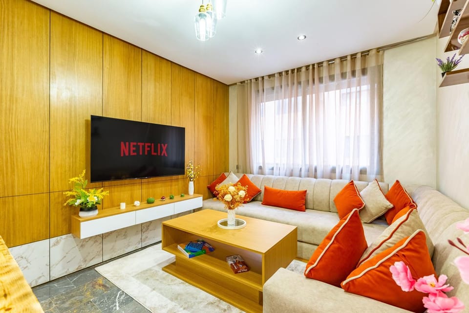 2BR Apart Pool Table Home Cinema Central AC Apartment in Marrakesh