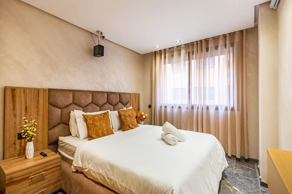 2BR Apart Pool Table Home Cinema Central AC Apartment in Marrakesh