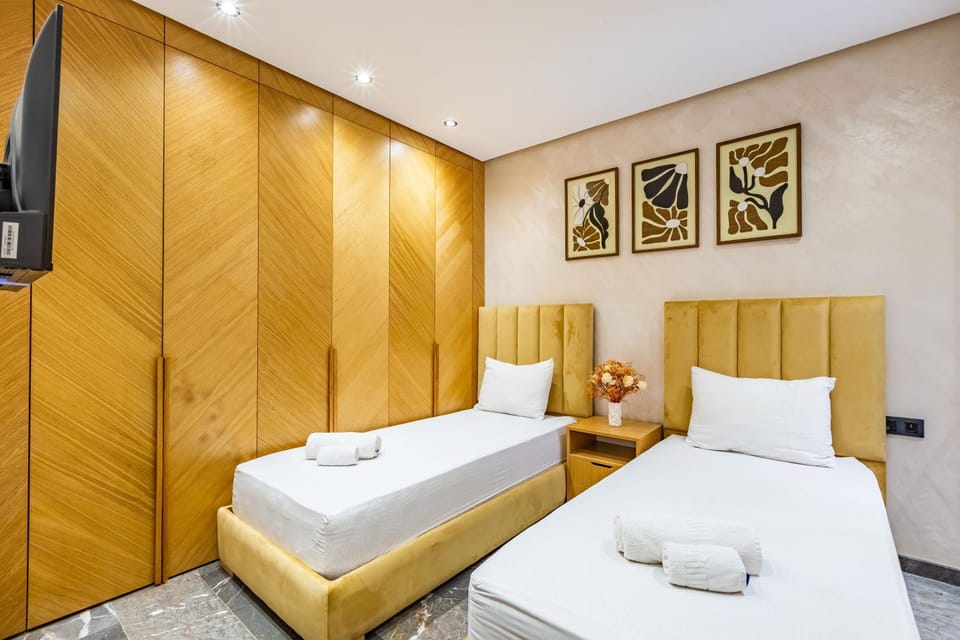 2BR Apart Pool Table Home Cinema Central AC Apartment in Marrakesh