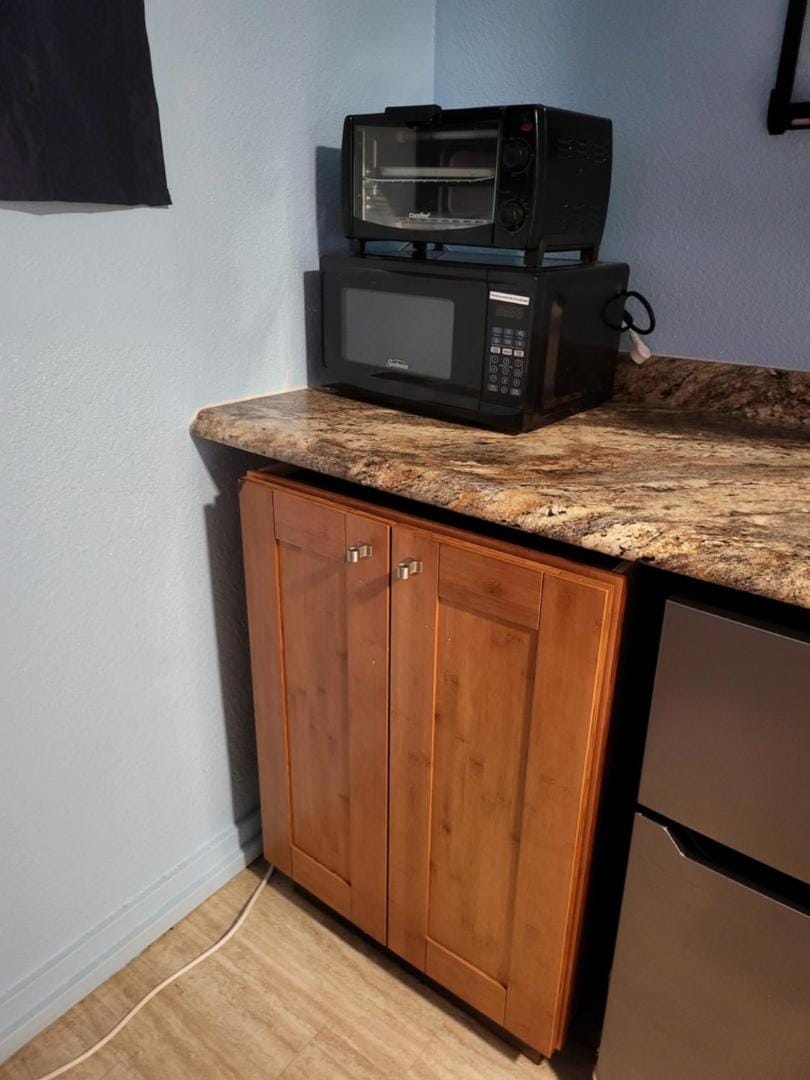 Downtown Wailuku • Queen Bed + Window AC Apartment in Wailuku