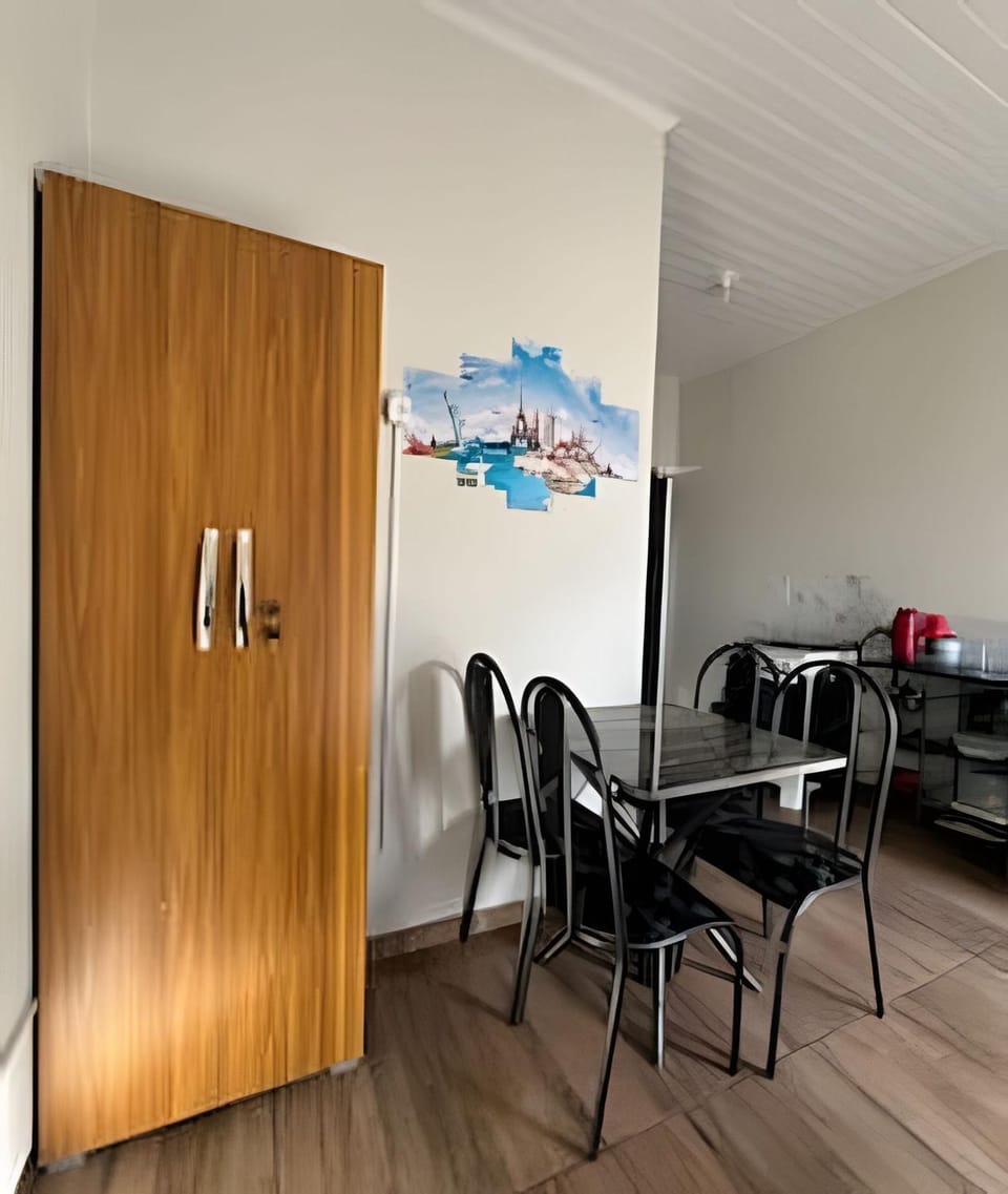 Living room, Dining area, Meals