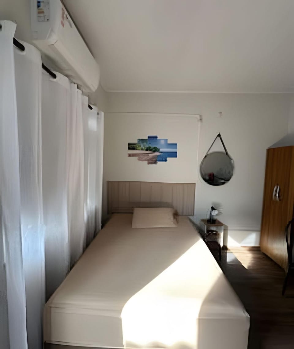 Bed, TV and multimedia, View (from property/room), Bedroom