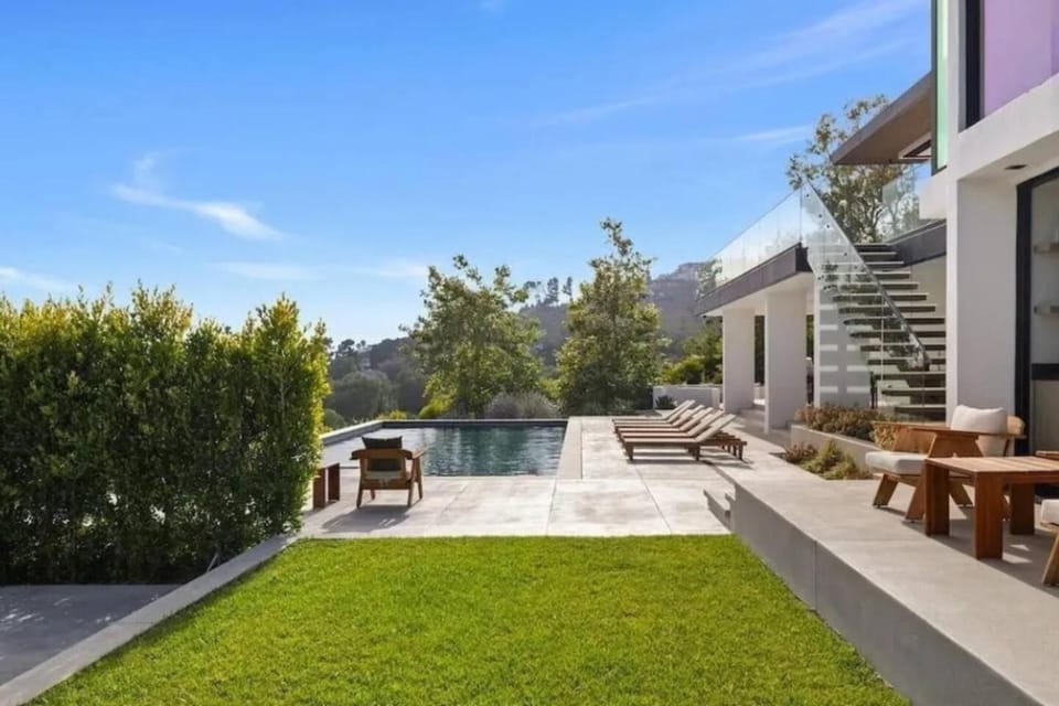 Ocean Crest Malibu Luxury Villa Villa in Malibu