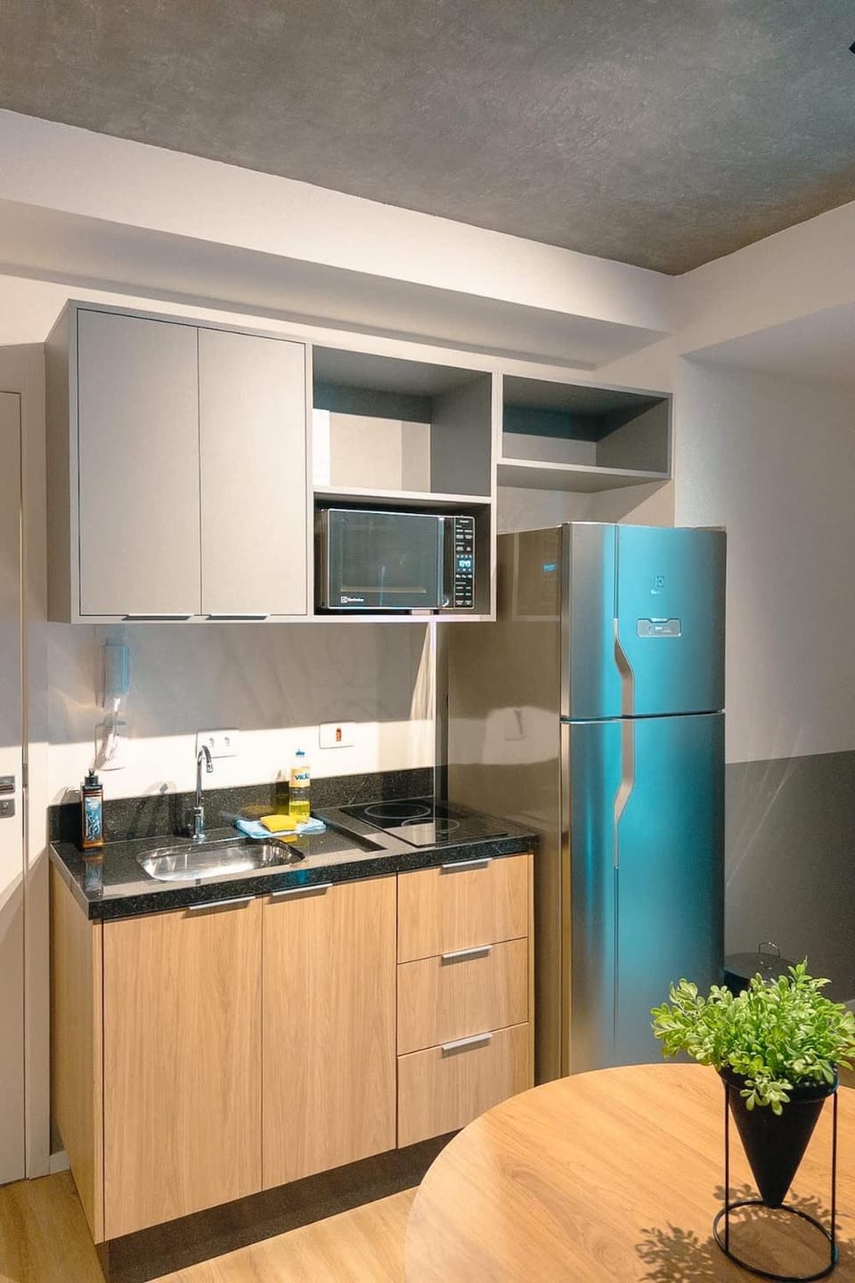 Quarto Privativo - Piscina Infinita e Academia House in Maringá