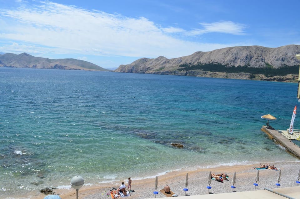 Neighbourhood, Beach