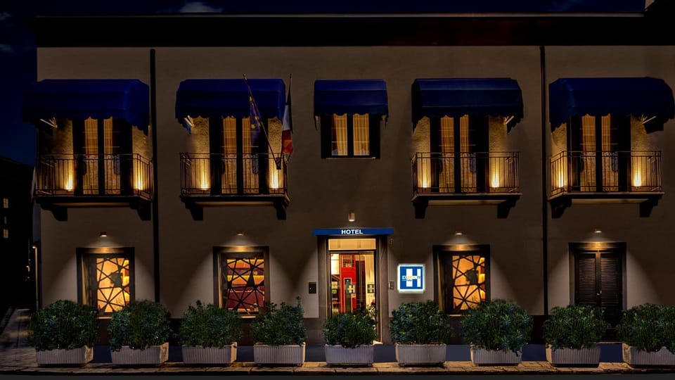 Property building, Facade/entrance