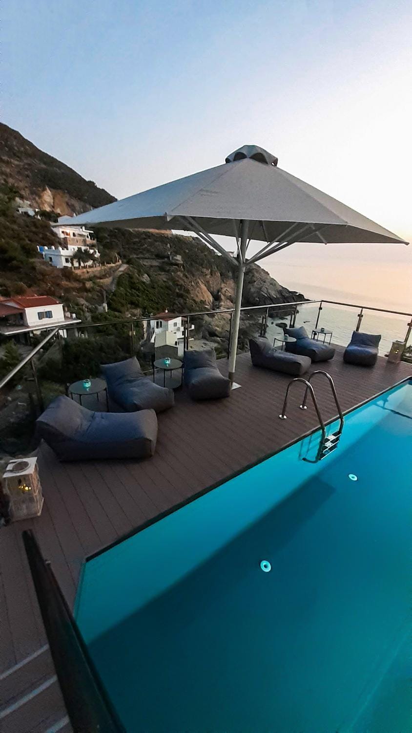 Swimming pool, Swimming pool