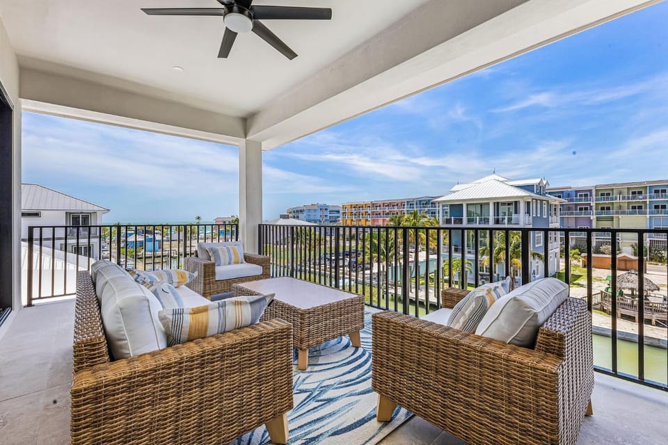 163 Tranquility Tides - 6BR with Pool and Spa! home House in Estero Island