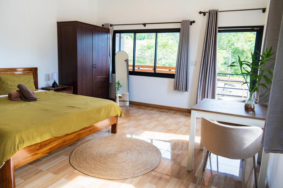 Bed, Photo of the whole room