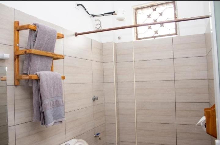 Shower, Bathroom, towels