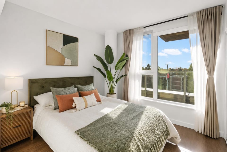 Modern 2BR with Easy Access to Downtown Apartment in Vancouver
