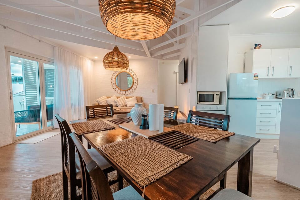 Living room, Seating area, kitchen