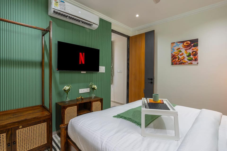 Bed, TV and multimedia, Food, Food, Breakfast, air conditioner