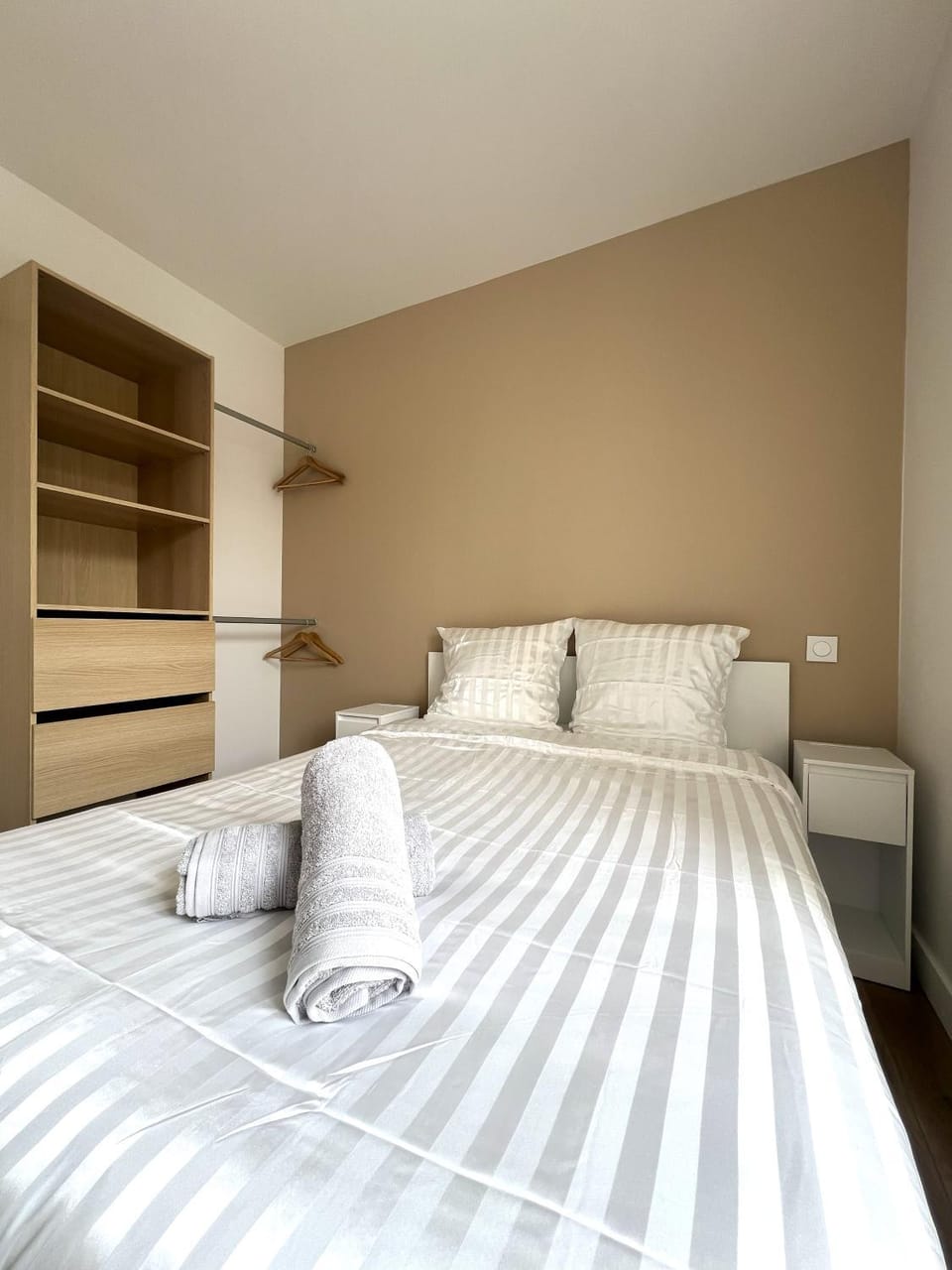 Bed, Photo of the whole room, Bedroom, towels, wardrobe