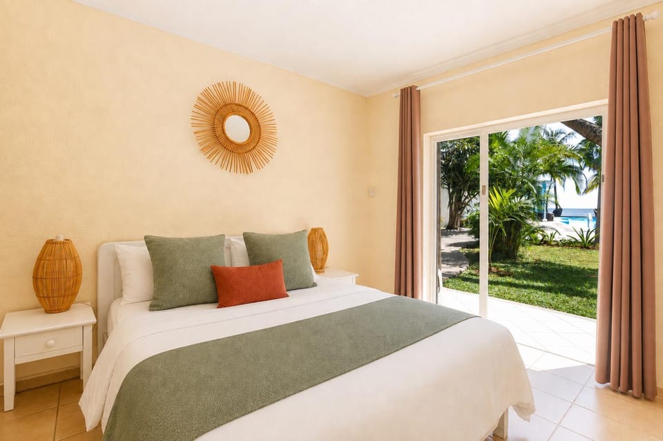 Bedroom, Garden view
