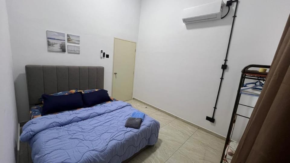 Bed, Bedroom, air conditioner