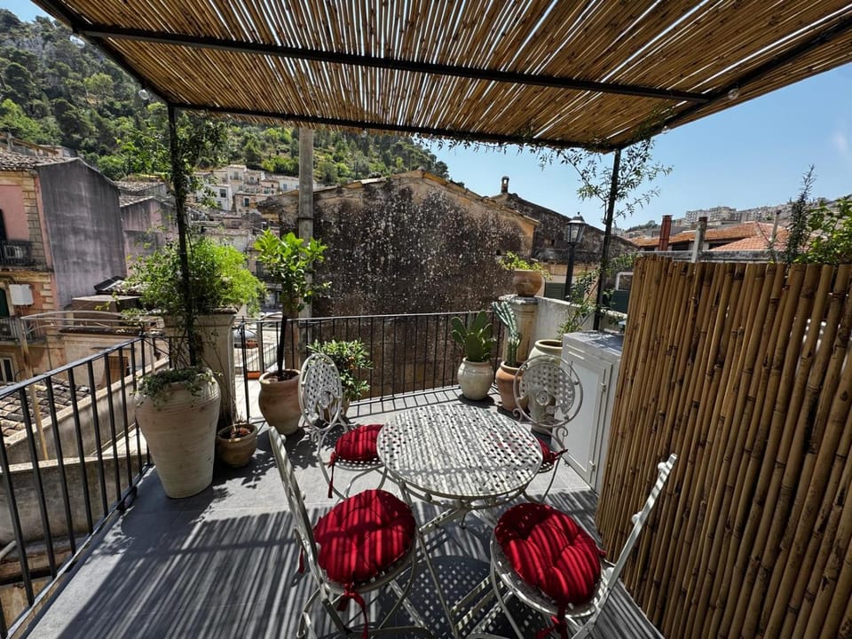 Summer, Balcony/Terrace, Dining area, City view