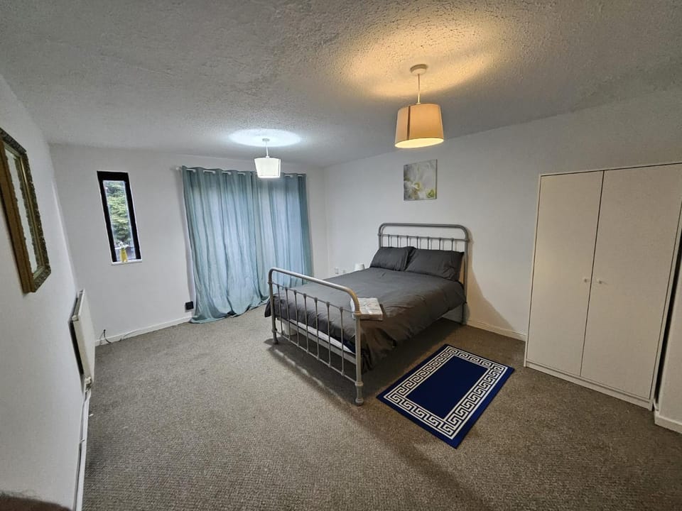 Comfortable rooms in MK City Centre 43 Vacation rental in Milton Keynes