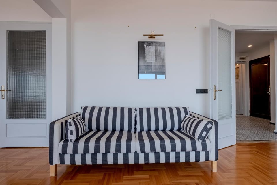Bosphorus View - 5 Bedrooms - 2 Bathrooms - Elevator - Central Location Apartment in Istanbul