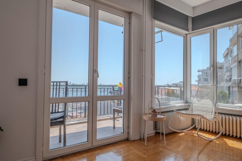 Bosphorus View - 5 Bedrooms - 2 Bathrooms - Elevator - Central Location Apartment in Istanbul