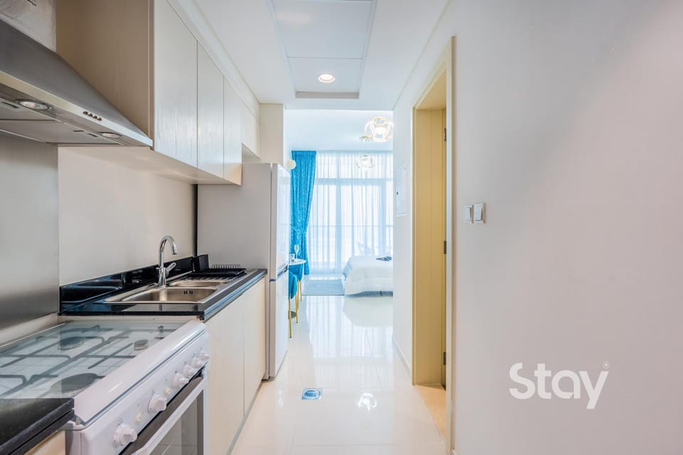 Studio Retreat Carson C DAMAC Hills Apartment in Dubai