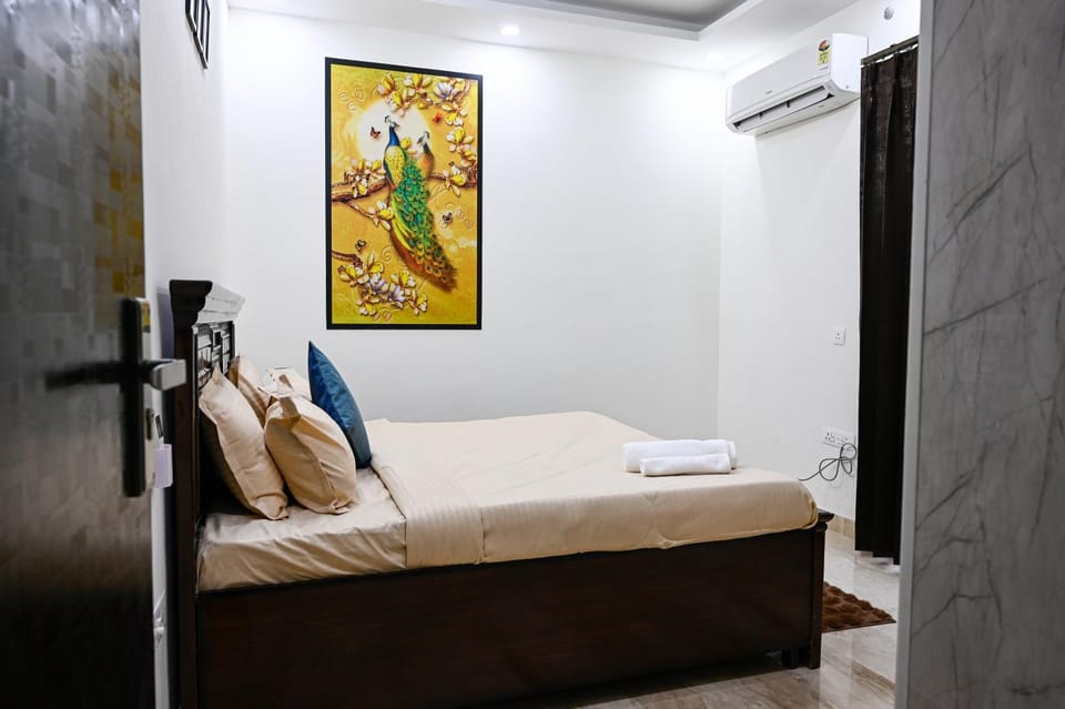 The Cozy Circuit Apartment in Gurugram