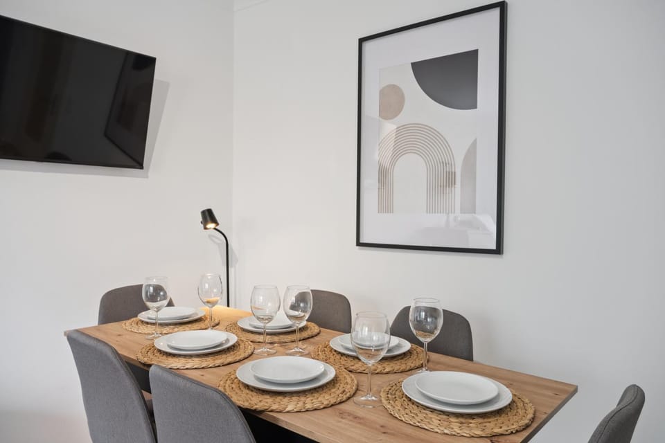 Seating area, Dining area
