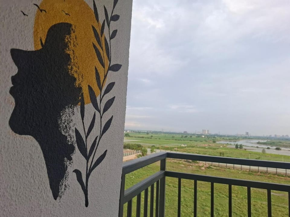 AVASA, Comfort by the River Apartment in Noida